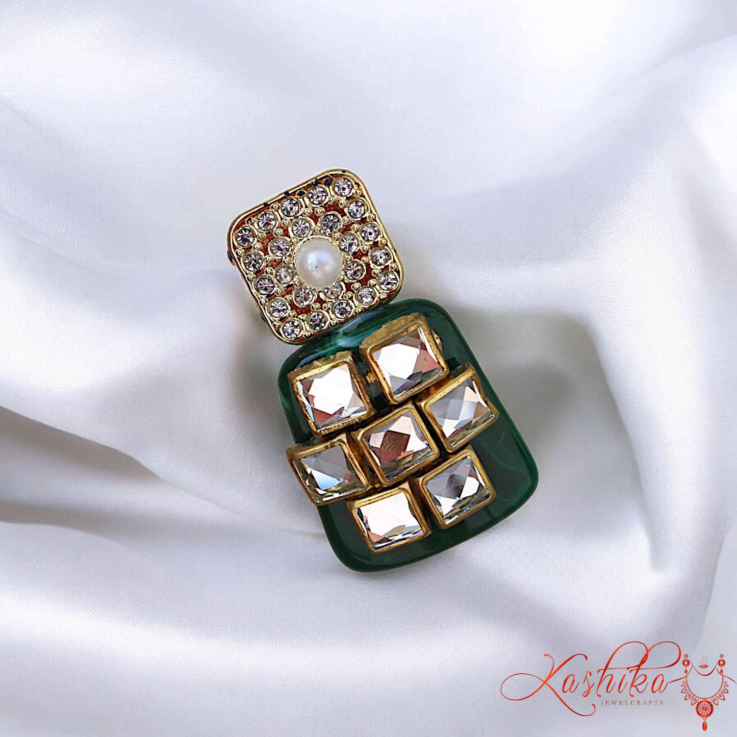 Luxury Kundan Saree Pin – Handcrafted Brooch with Pearls & Kundan Stones – Green - Kashika JewelCrafts
