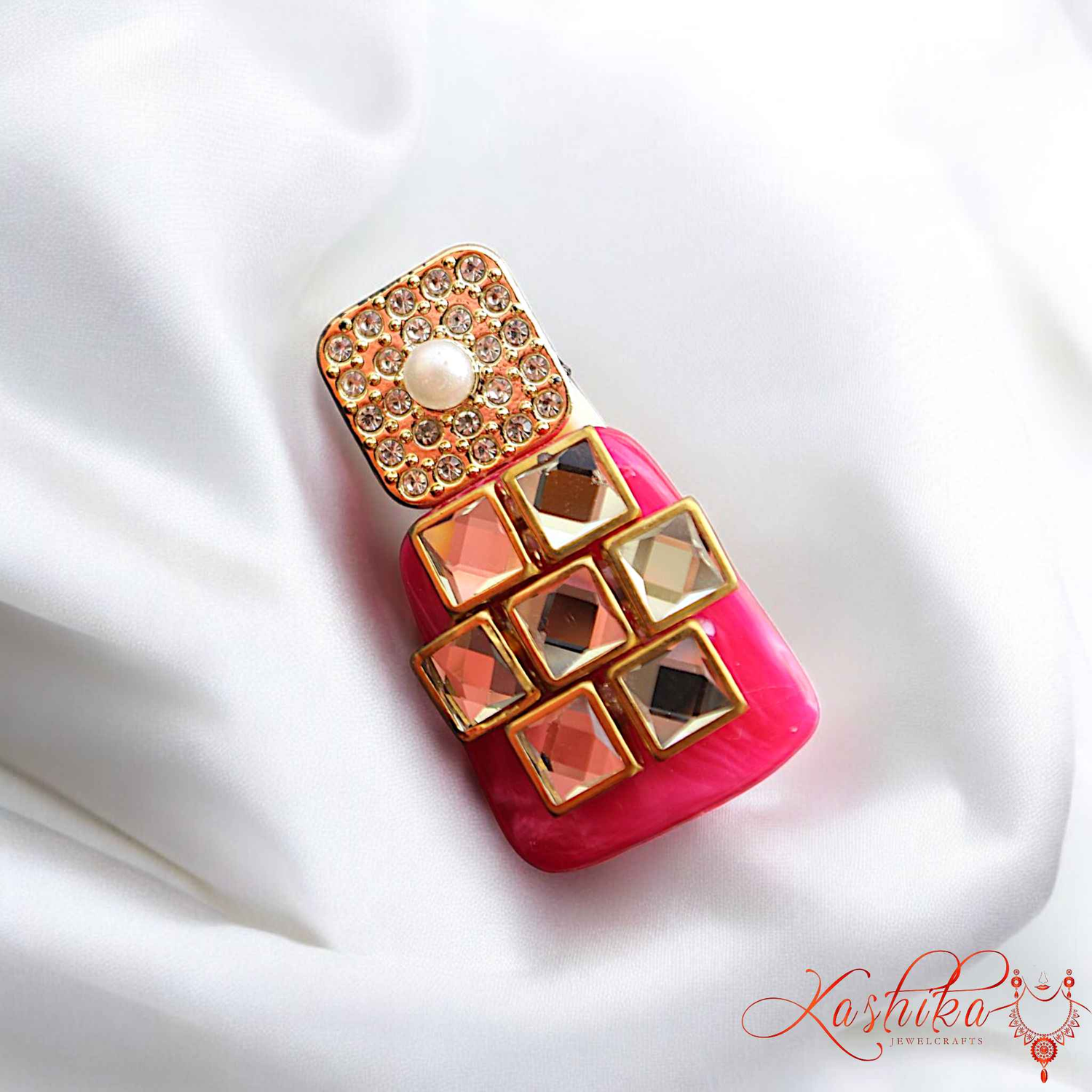 Luxury Kundan Saree Pin – Handcrafted Brooch with Pearls & Kundan Stones – Pink - Kashika JewelCrafts