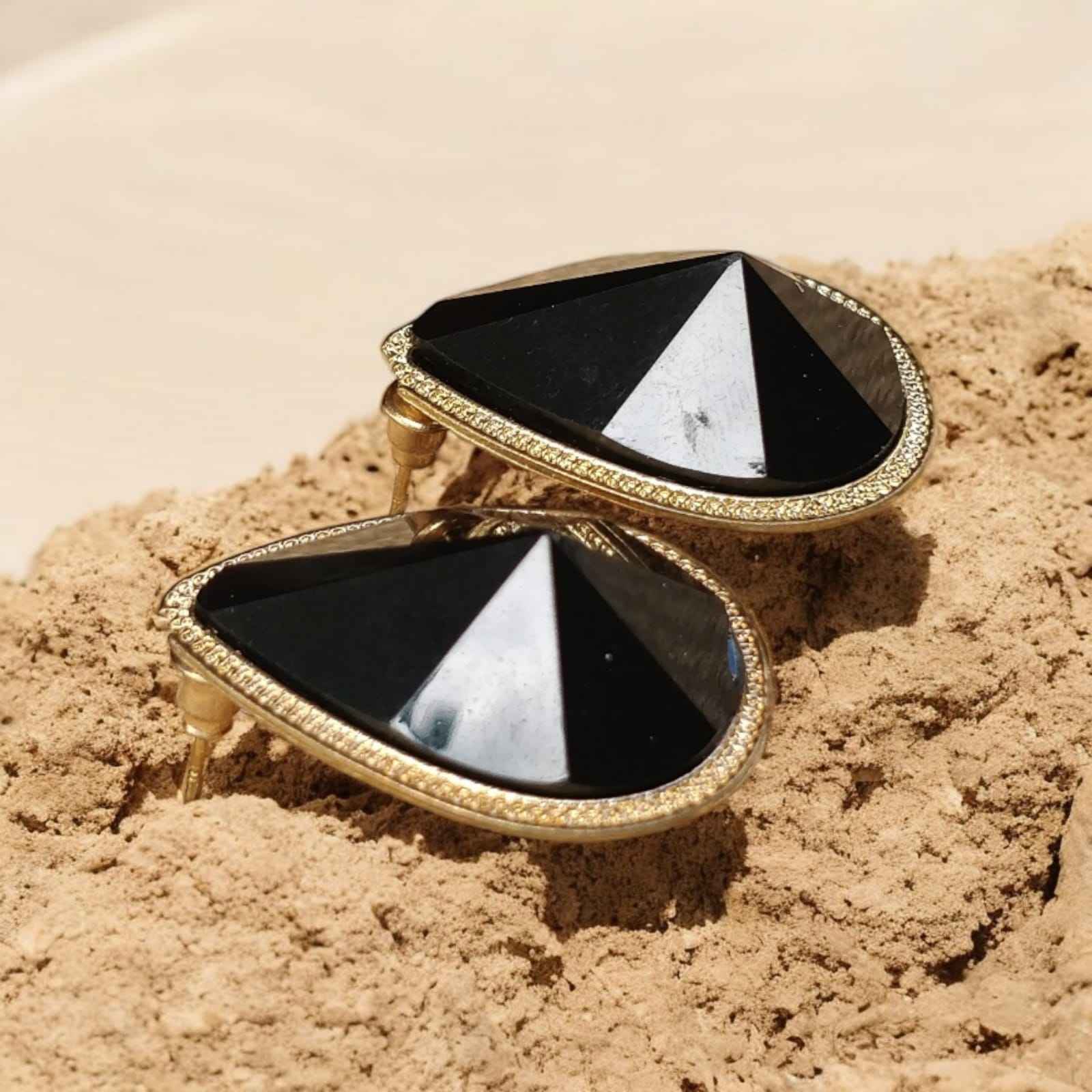 Black teardrop studs - Black crystal - Kashika JewelCrafts