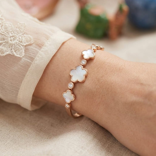 Mother of Pearl Clover anti tarnish bracelet